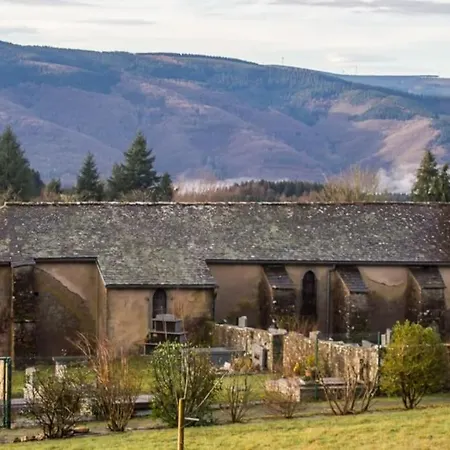 Familial Du Vintrou Feriehus *