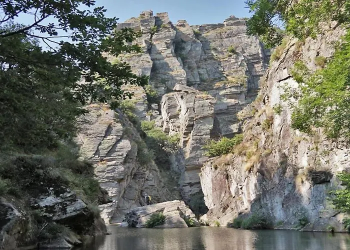 Familial Du Vintrou 度假居